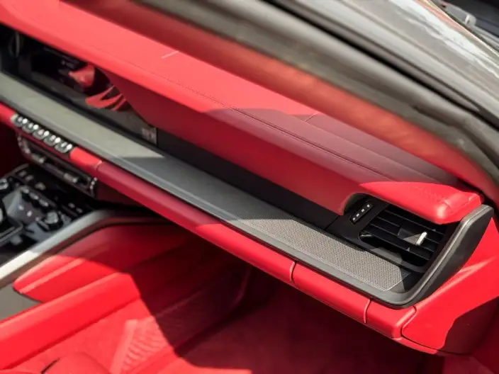 PORSCHE 911 2022 Model Targa 4 3.0T – фото 8