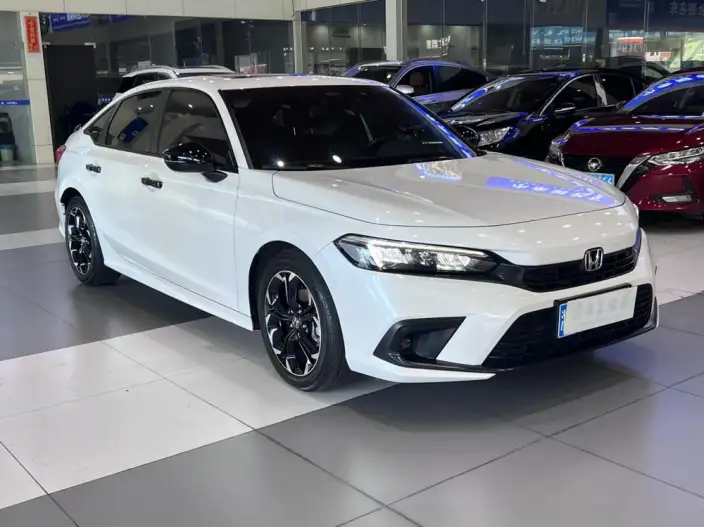 Honda Civic 2022 Model 240TURBO CVT Combustion Edition – фото 3