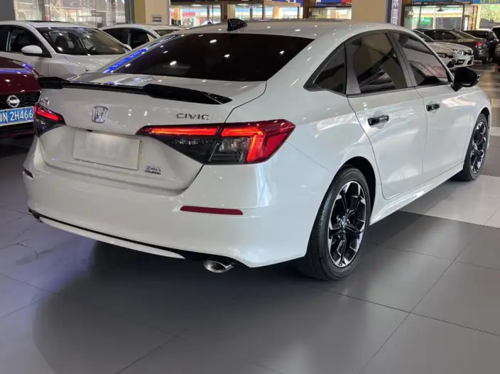Honda Civic 2022 Model 240TURBO CVT Combustion Edition – фото 6