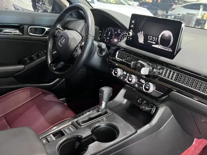 Honda Civic 2022 Model 240TURBO CVT Combustion Edition – фото 8