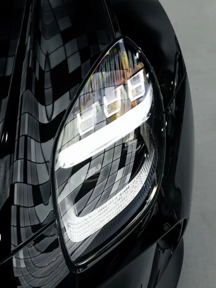 Vantage 2024 Model 4.0T V8 Coupe – фото 8