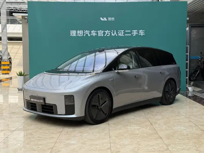 Li Auto i8 2025 Model Standard Edition – фото 1