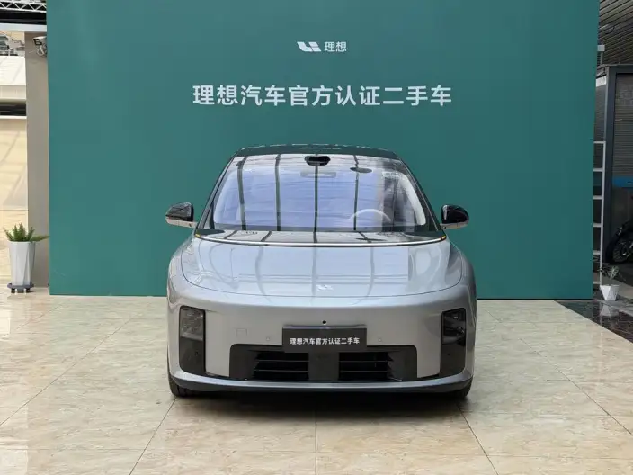 Li Auto i8 2025 Model Standard Edition – фото 2