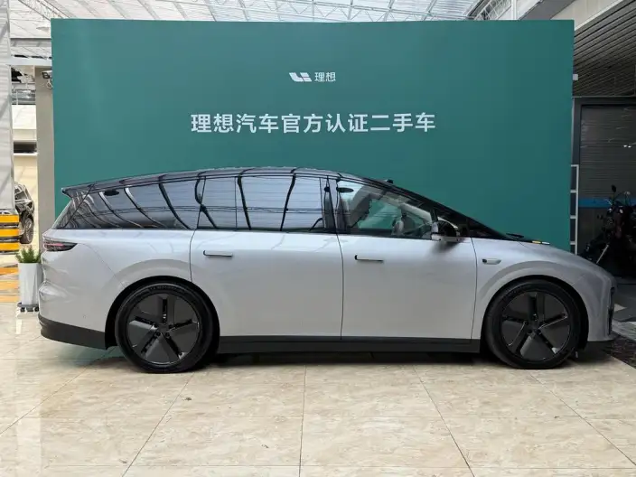 Li Auto i8 2025 Model Standard Edition – фото 5