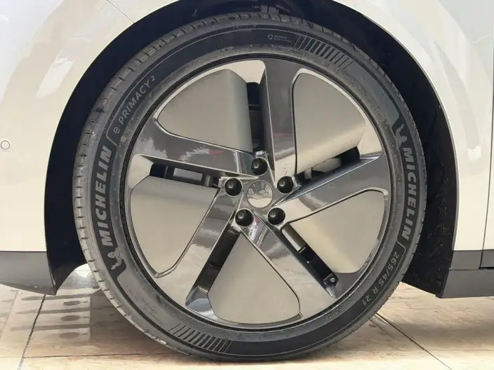 Li Auto i8 2025 Model Standard Edition – фото 7
