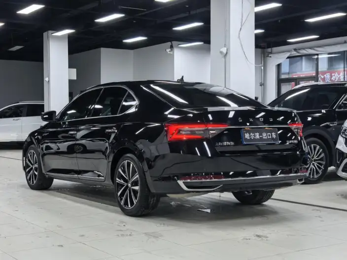 Skoda Superb 2023 Model Facelift TSI280 DSG Exclusive Edition – фото 5