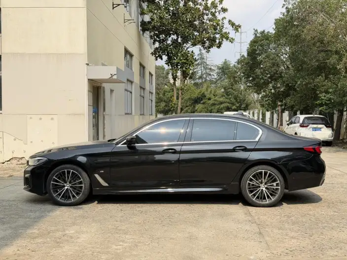 BMW 5 Series 2023 Model Facelift 530Li Leading Model M Sports Set – фото 4