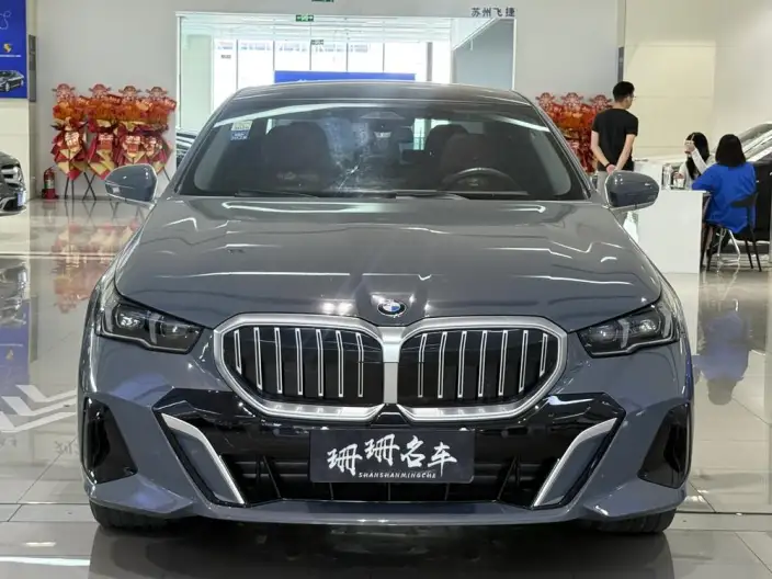 BMW 5 Series 2024 Model 525Li M Sports Set – фото 2