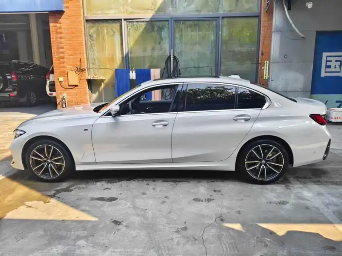 BMW 3 Series 2023 Model 325Li M Sports Set – фото 4