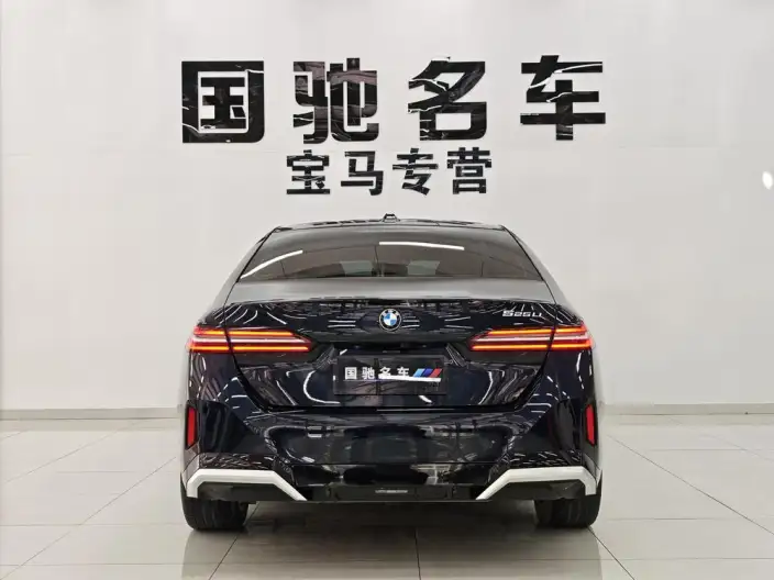 BMW 5 Series 2024 Model 525Li M Sports Set – фото 4