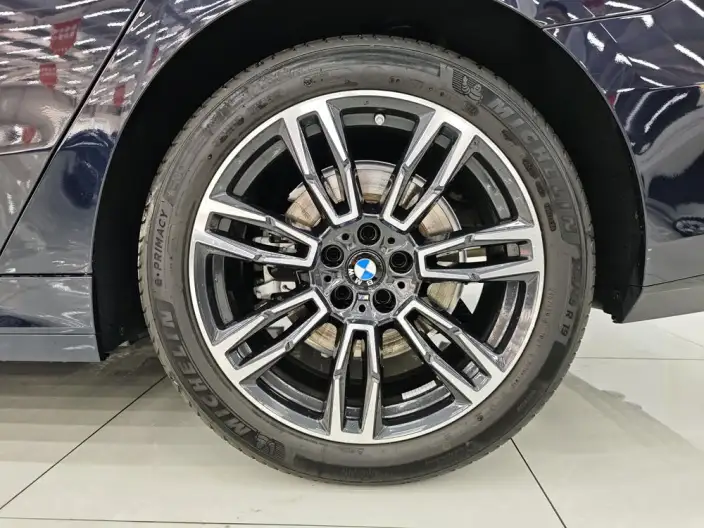 BMW 5 Series 2024 Model 525Li M Sports Set – фото 6