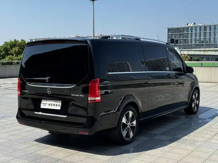Mercedes-Benz V-Class 2022 Model V 260 L Long wheelbase Premium Edition – фото 6