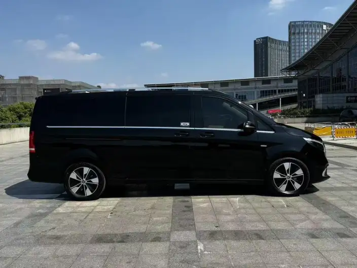 Mercedes-Benz V-Class 2022 Model V 260 L Long wheelbase Premium Edition – фото 7