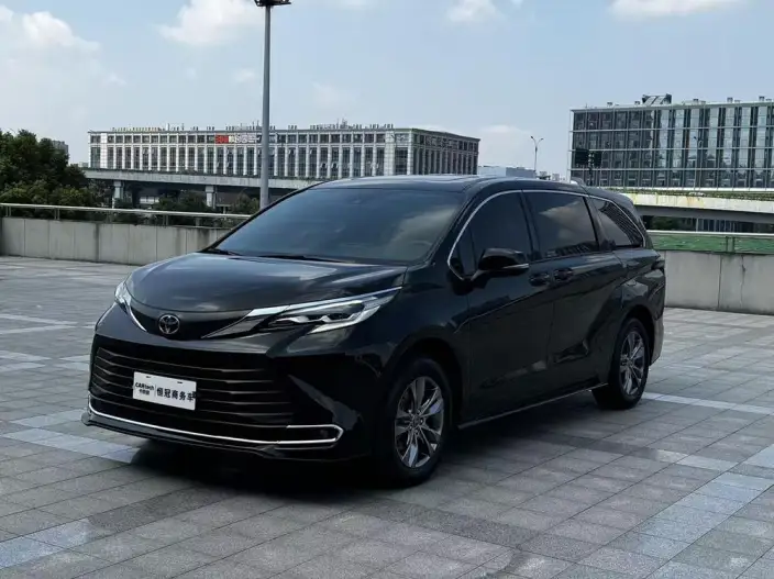 Toyota Sienna 2024 Model Hybrid 2.5L Comfort Edition – фото 1