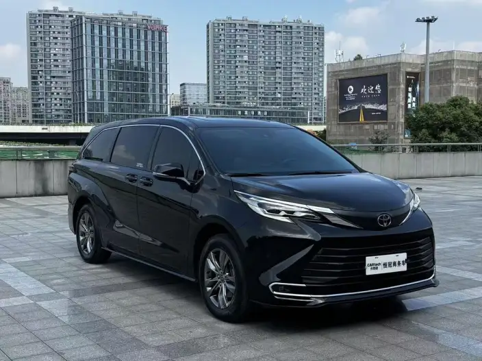Toyota Sienna 2024 Model Hybrid 2.5L Comfort Edition – фото 3