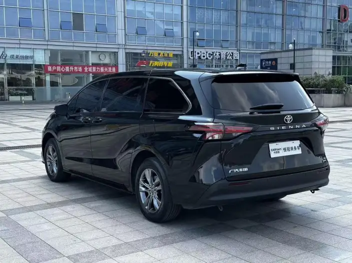 Toyota Sienna 2024 Model Hybrid 2.5L Comfort Edition – фото 4