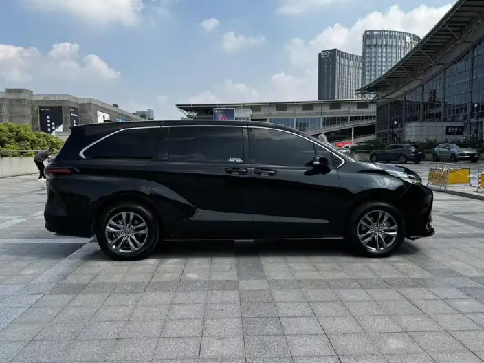 Toyota Sienna 2024 Model Hybrid 2.5L Comfort Edition – фото 7