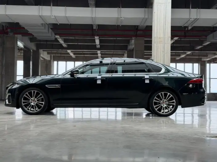 Jaguar XFL 2023 Model 2.0T P250 2WD Exclusive Deluxe Edition