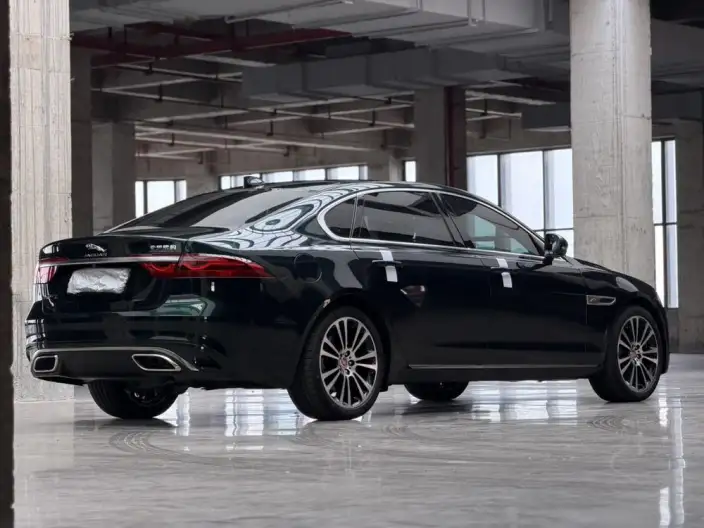 Jaguar XFL 2023 Model 2.0T P250 2WD Exclusive Deluxe Edition – фото 6