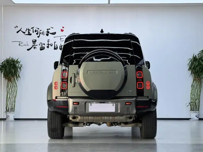 Land Rover Defender 2023 Model Facelift 110 3.0T X P400 – фото 5