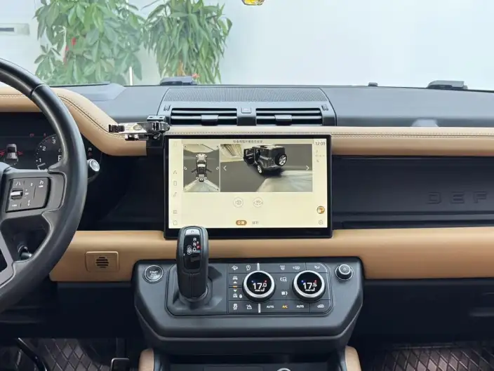 Land Rover Defender 2023 Model Facelift 110 3.0T X P400 – фото 8