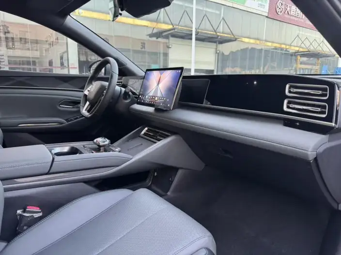 QinL DM 2025 Model Smart Driving Edition DM-i 80KM Leading Model – фото 7