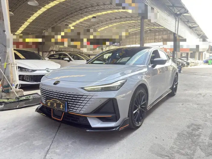 Changan UNI-V 2022 Model 1.5T Sports Edition – фото 1