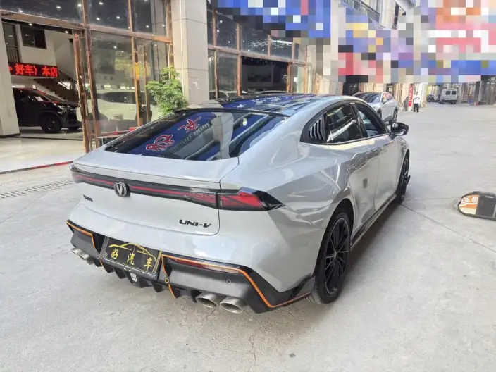 Changan UNI-V 2022 Model 1.5T Sports Edition – фото 6