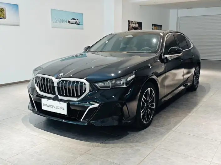 BMW 5 Series 2024 Model 530Li Exclusive Model M Sports Set – фото 1