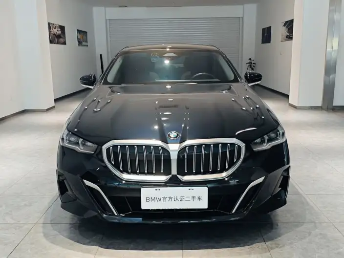 BMW 5 Series 2024 Model 530Li Exclusive Model M Sports Set – фото 2