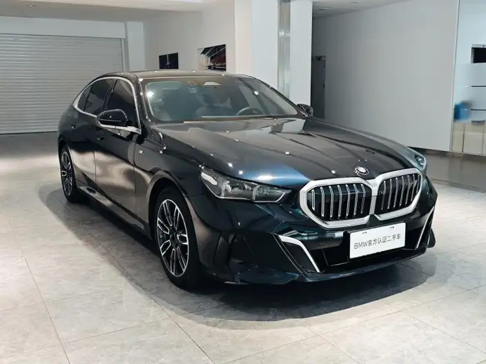 BMW 5 Series 2024 Model 530Li Exclusive Model M Sports Set – фото 3