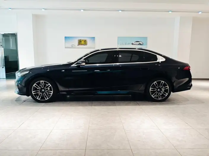 BMW 5 Series 2024 Model 530Li Exclusive Model M Sports Set – фото 4