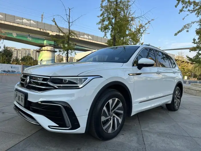 Volkswagen Tiguan L PHEV 2023 Model 430PHEV Plug-in hybrid Premium Edition – фото 1