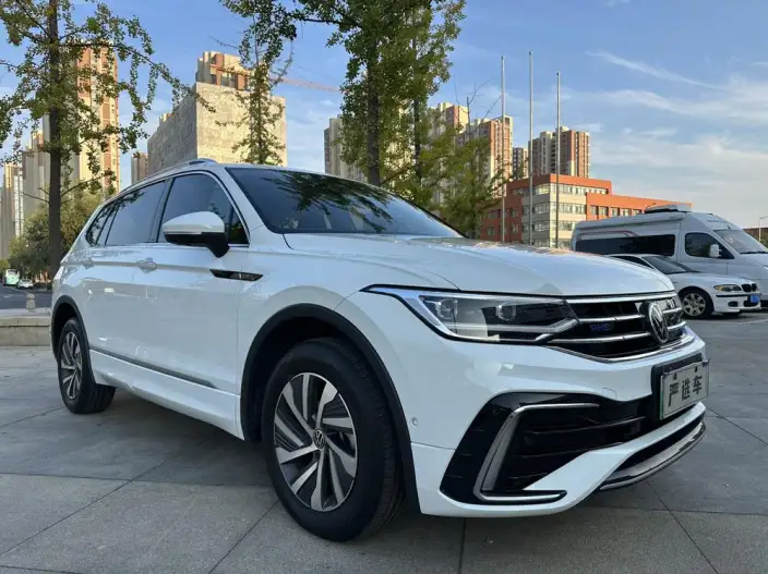 Volkswagen Tiguan L PHEV 2023 Model 430PHEV Plug-in hybrid Premium Edition – фото 3