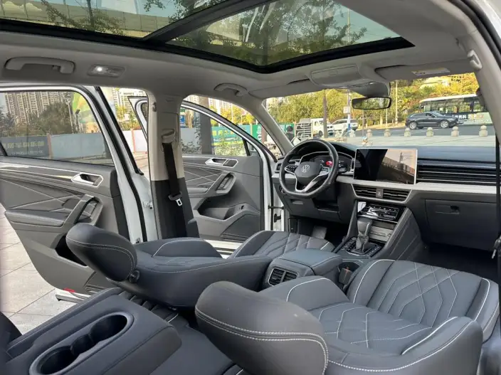 Volkswagen Tiguan L PHEV 2023 Model 430PHEV Plug-in hybrid Premium Edition – фото 9