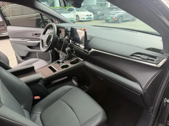 Granvia 2024 Model Intelligent Hybrid 2.5L 2WD Deluxe Edition – фото 7
