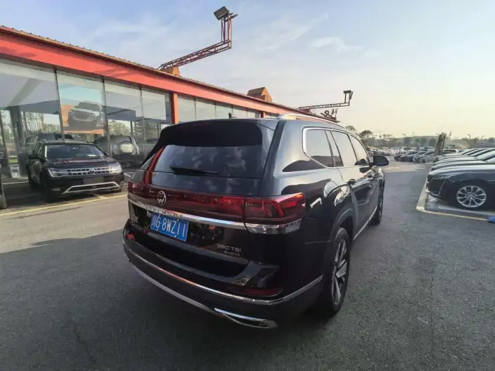 Volkswagen Teramont 2023 Model Facelift 380TSI 4WD Respect Deluxe Edition – фото 6