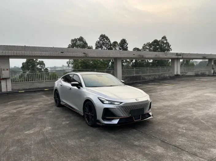 Changan UNI-V 2022 Model 1.5T Sports Edition – фото 3