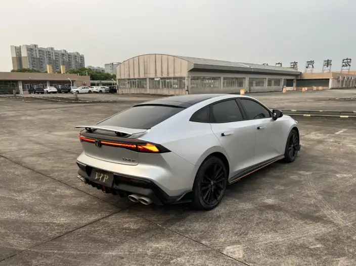 Changan UNI-V 2022 Model 1.5T Sports Edition – фото 6