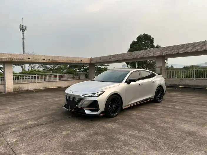 Changan UNI-V 2022 Model 1.5T Sports Edition – фото 7