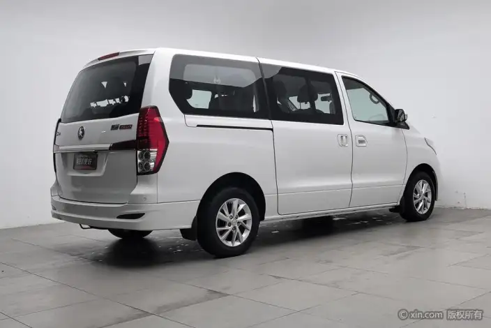 Lingzhi Plus 2024 Model 1.5T Manual Luxury Model 9 seat