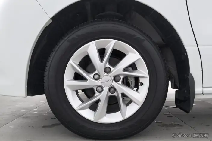 Lingzhi Plus 2024 Model 1.5T Manual Luxury Model 9 seat – фото 10