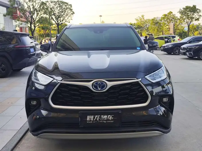 Toyota Highlander 2023 Model Hybrid 2.5L 2WD Premium Edition 7 seat – фото 2