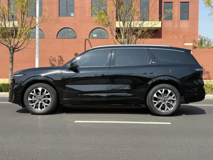 Ford Edge 2023 Model Ford Edge L 2.0T EcoBoost 4WD VII seat Supreme Model – фото 4