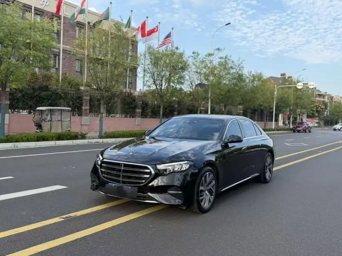 Mercedes-Benz E-Class 2024 Model E 300 L Fashion Model sedan – фото 1