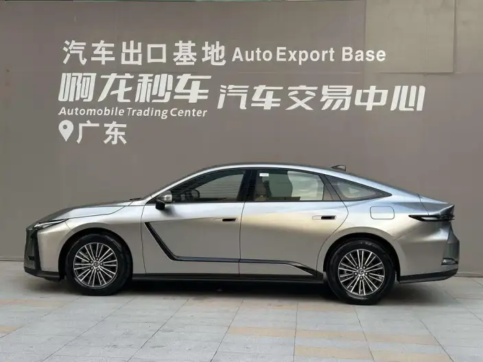 Lexus ES 2026 Model 300h – фото 3