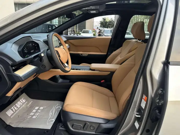 Lexus ES 2026 Model 300h – фото 10