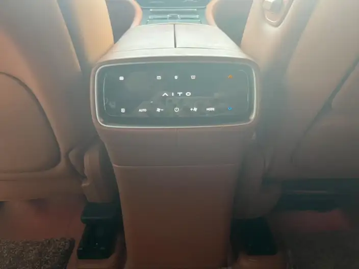 Aito M9 2024 Model EV Ultra VI seat Edition – фото 8