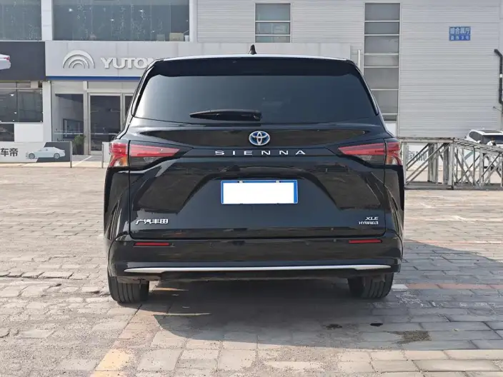 Toyota Sienna 2023 Model Hybrid 2.5L Deluxe Edition – фото 5