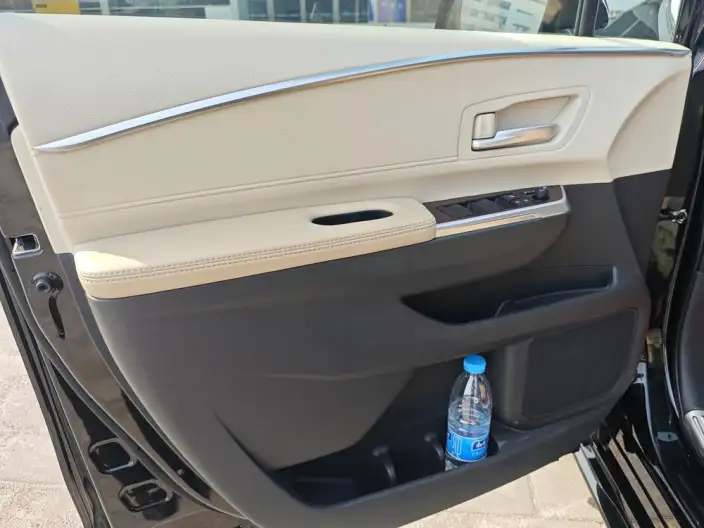 Toyota Sienna 2023 Model Hybrid 2.5L Deluxe Edition – фото 8
